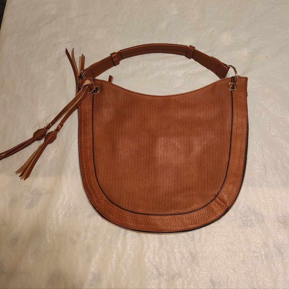 Vieta brown faux leather shoulder bag. Expandable.